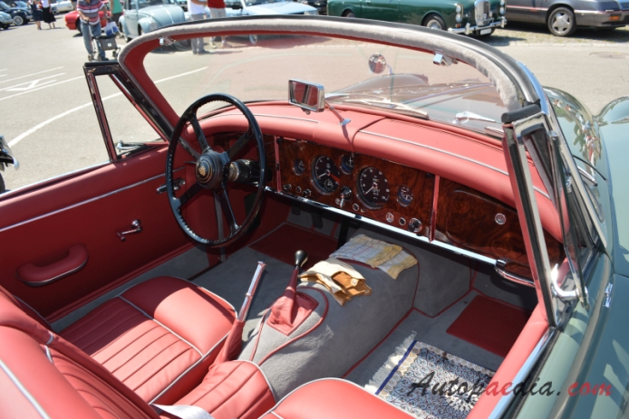 Jaguar XK150 1957-1961 (Drop Head Coupé DHC), interior
