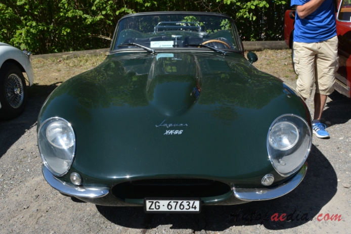 Jaguar XKSS 1957 (roadster 2d), front view
