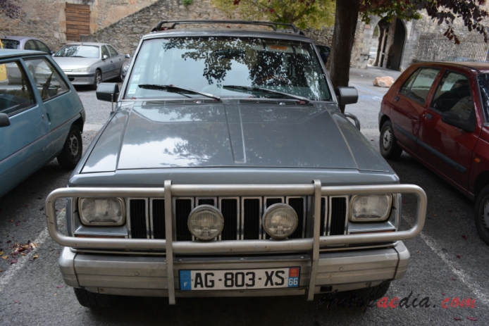 Jeep Cherokee XJ 1984-2001 (1984-1997 SUV 3d), front view