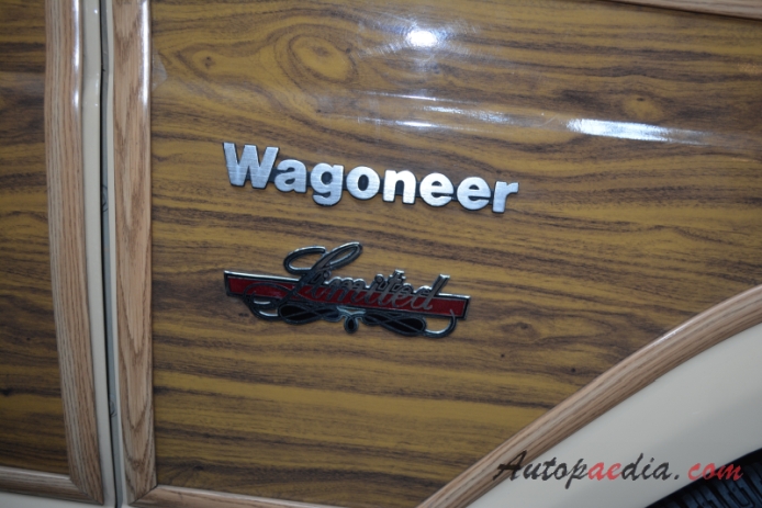 Jeep Wagoneer 1963-1991 (1979-1983 Limited), emblemat bok 