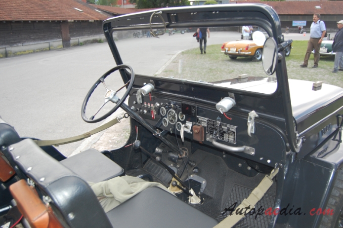 Jeep Willys CJ-3B 1953-1968 (1953), wnętrze