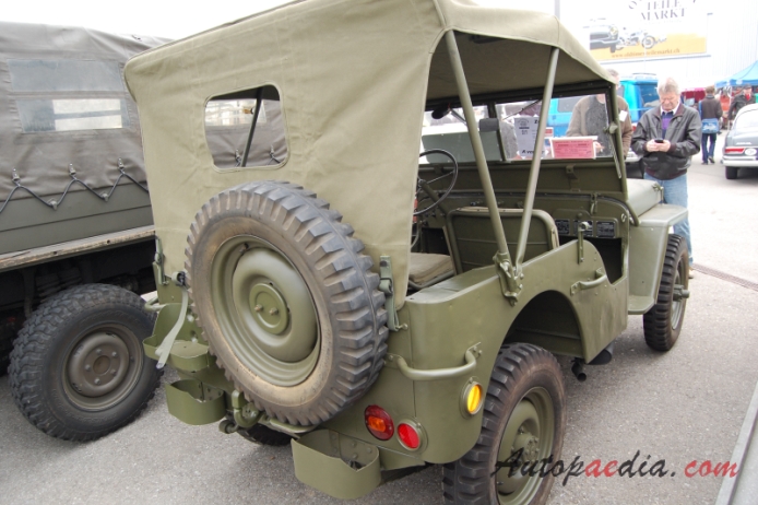 Jeep Willys MB 1942-1945 (1942), right rear view