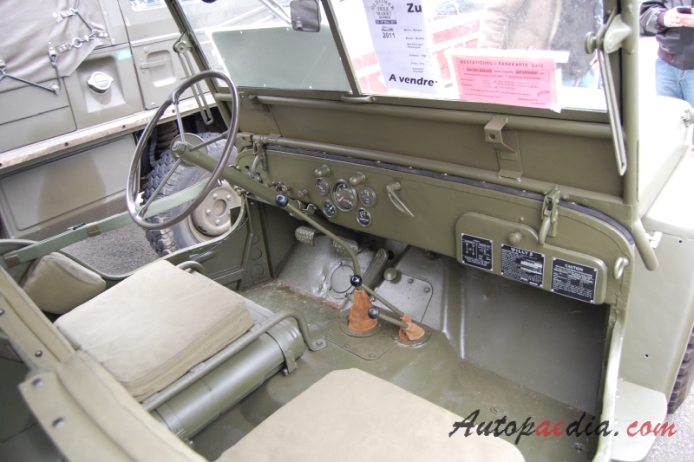 Jeep Willys MB 1942-1945 (1942), wnętrze