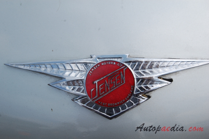 Jensen C-V8 1962-1966 (1965-1966 MkIII Coupé 2d), front emblem  