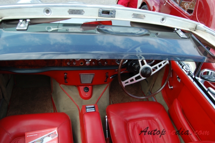 Jensen C-V8 1962-1966 (1965-1966 MkIII Coupé 2d), wnętrze