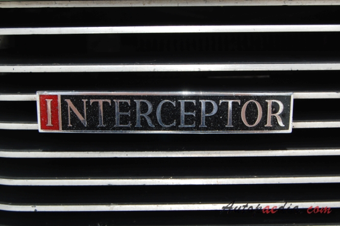 Jensen Interceptor Mark I 1966-1969 (1969 hatchback 3d), front emblem  