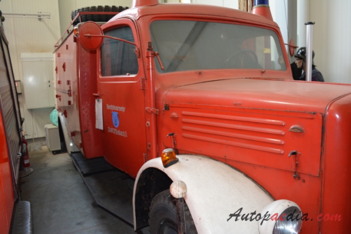KHD (Kloeckner-Humboldt-Deutz) S 3000 1941-1943 (1942 Magirus SSK4 wóz strażacki), prawy przód