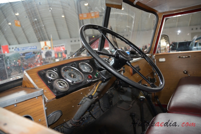 Kealble K 632 ZB 1962-1972 (1971-1972 Kealble KV 632 ZB/15 towing vehicle), interior