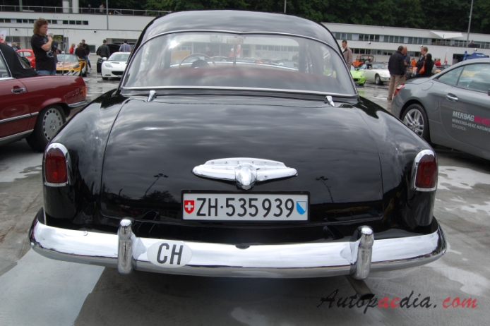 Kaiser DeLuxe 1949-1953 (1951 Anatomic sedan 4d), tył