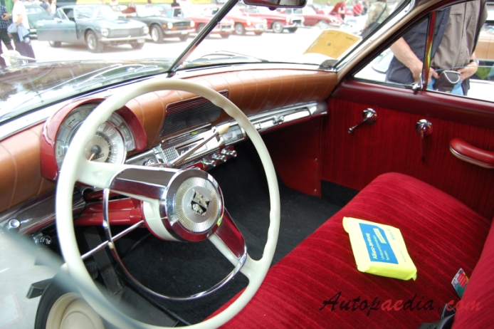 Kaiser DeLuxe 1949-1953 (1951 Anatomic sedan 4d), interior