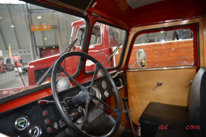 Kramer Allrad U800 1959-1965 (towing vehicle), interior
