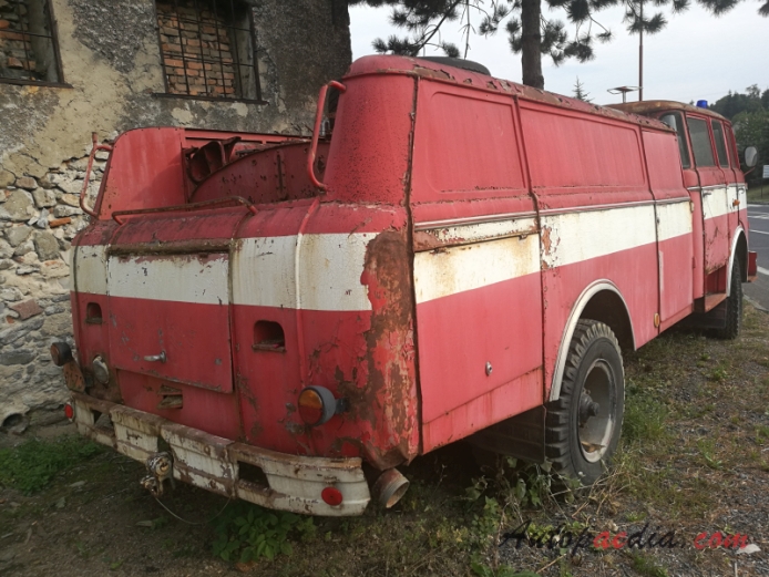 Skoda LIAZ 706 RT 1958-1985 (CAS 25 RTHP wóz strażacki), prawy tył