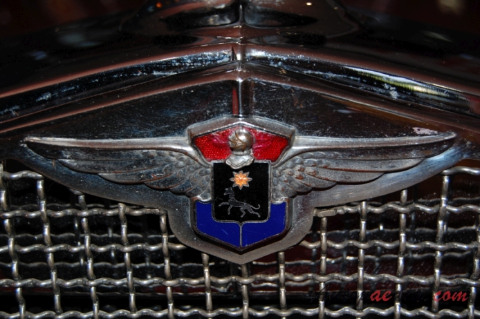LaSalle 345 1931-1933 (1931 345A Town Sedan 4d), emblemat przód 