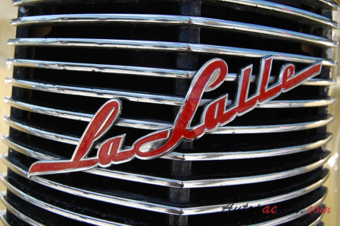 LaSalle 350 (Series 50, 52) 1934-1940 (1940 Coupé 2d), front emblem  