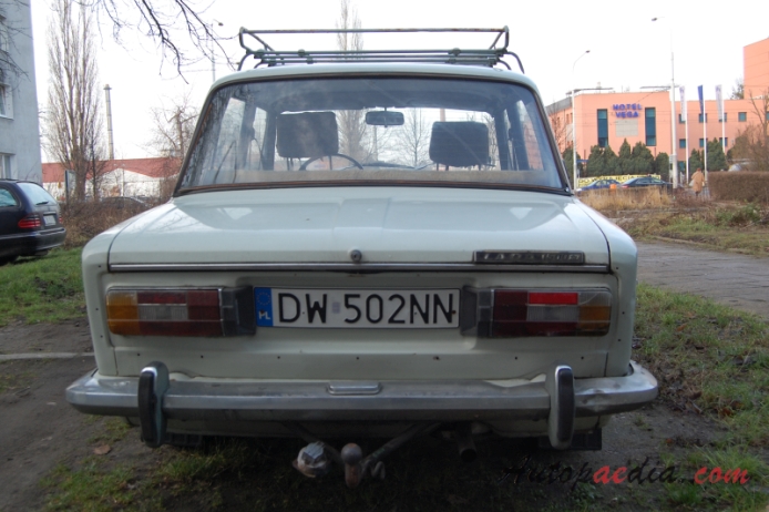 Lada 2106 1976-2006 (1979-2006 VAZ-21061 1500SL sedan 4d), tył