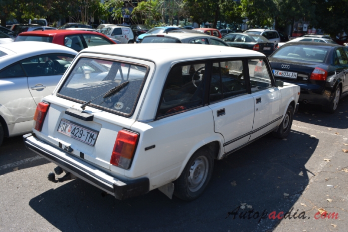 Lada 2104 1984-2012 (VAZ-21043 1500 kombi 5d), right rear view