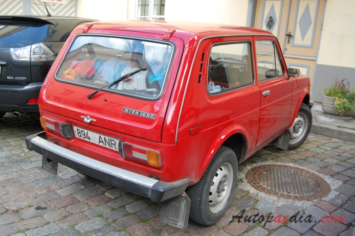 Lada Niva 1977-present (1977-1995 Niva 1600 SUV 3d), prawy tył