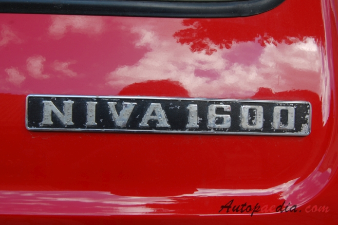 Lada Niva 1977-present (1977-1995 Niva 1600 SUV 3d), emblemat tył 