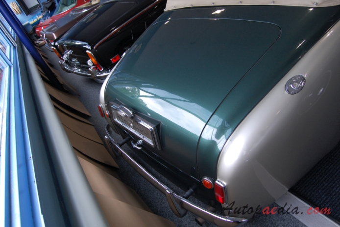 Lagonda 3-Litre 2. generacja 1953-1958 (1953 Drophead Coupé 2d), tył