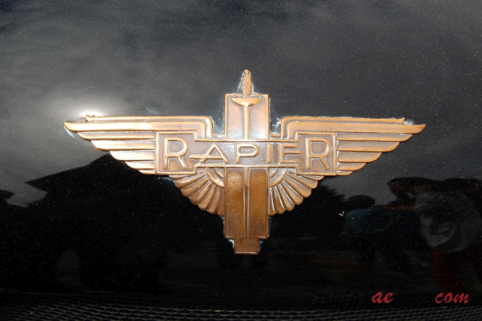 Lagonda Rapier 1934-1935 (1934), front emblem  
