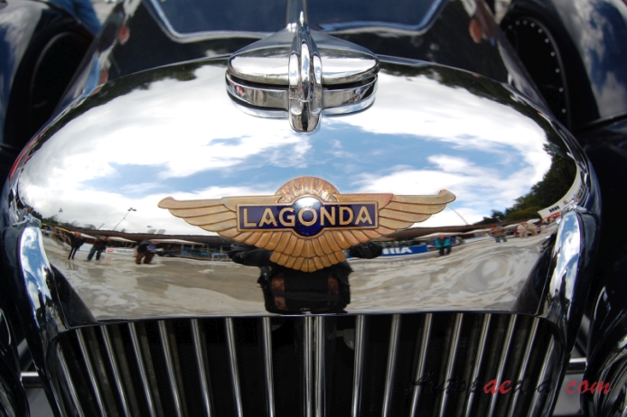 Lagonda V12 1938-1940 (saloon 4d), emblemat przód 