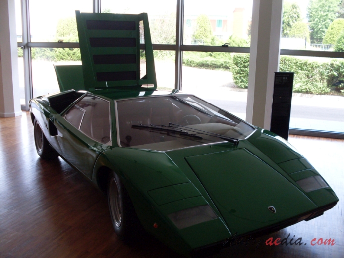 Lamborghini Countach 1973-1990 (1973-1978 LP 400), prawy przód