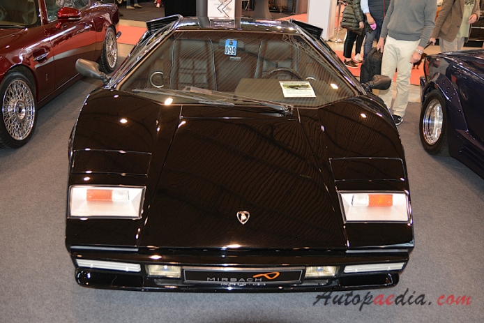 Lamborghini Countach 1973-1990 (1983 Lamborghini Countach LP 500 S), front view