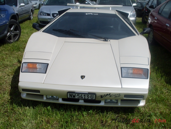 Lamborghini Countach 1973-1990 (1985-1988 QV Quattrovalvole 5000), front view