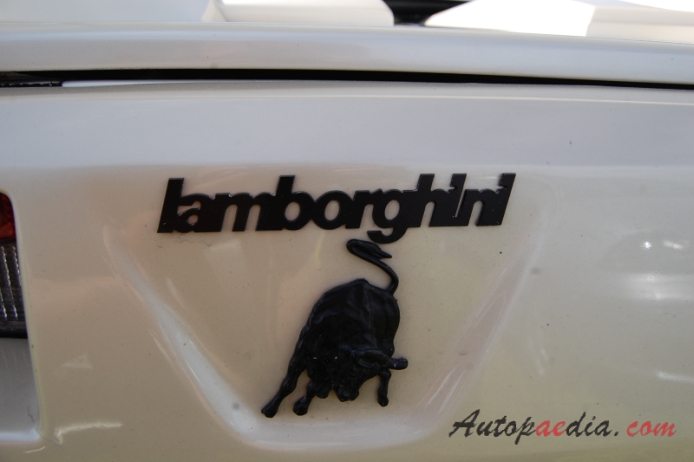 Lamborghini Countach 1973-1990 (1985-1988 QV Quattrovalvole 5000), rear emblem  