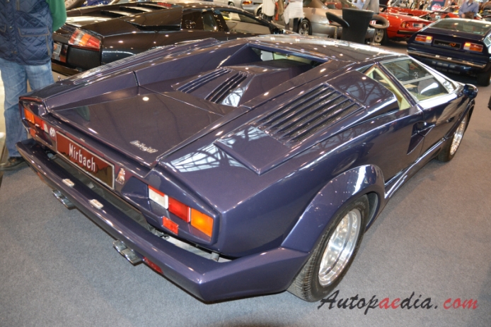 Lamborghini Countach 1973-1990 (1988-1990 Lamborghini Countach 25th Anniversary), right rear view
