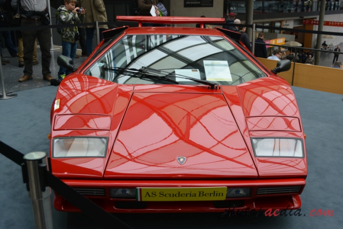 Lamborghini Countach 1973-1990 (1988 LP 5000 S Quattrovalvole), front view