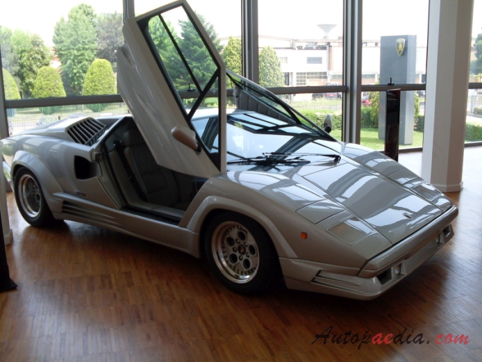 Lamborghini Countach 1973-1990 (1990 25. Anniversary), prawy przód