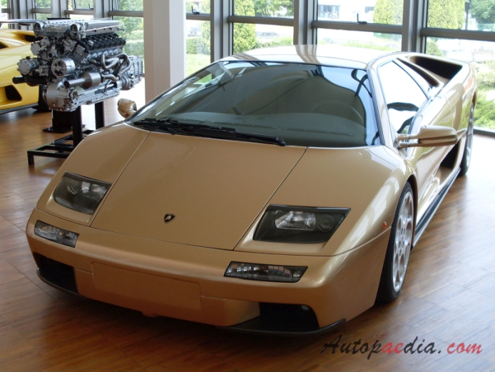 Lamborghini Diablo 1990-2001 (2001 6.0 SE Coupé 2d), lewy przód