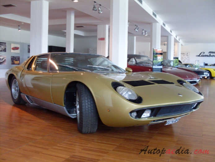Lamborghini Miura 1966-1974 (1969-1971 S), prawy przód