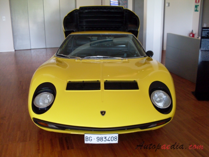 Lamborghini Miura 1966-1974 (1971-1972 SV), front view