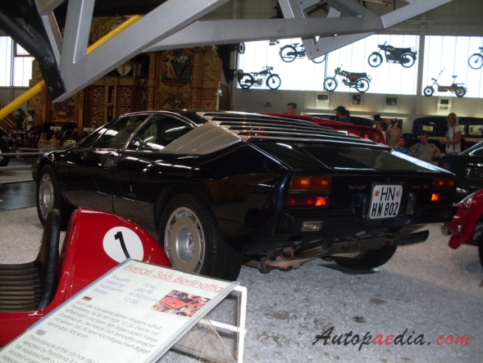 Lamborghini Urraco 1972-1979 (1978 P300), lewy tył