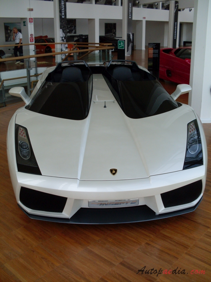 Lamborghini prototyp 2005 (Lamborghini Concept S Gallardo Split Window roadster 2d), przód