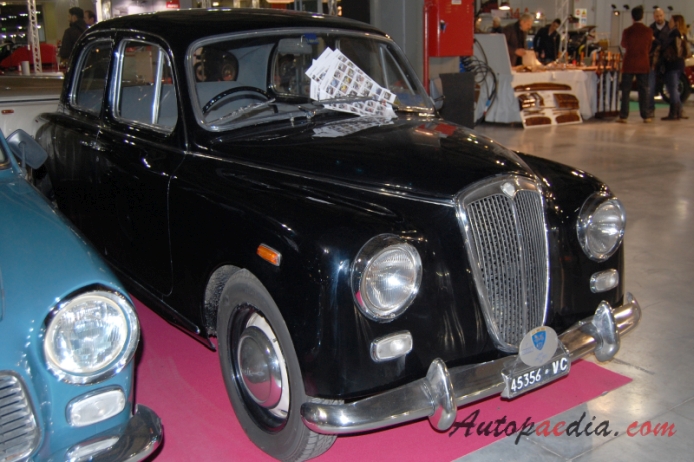 Lancia Appia 2nd series 1956-1959 (1957 sedan 4d), right front view