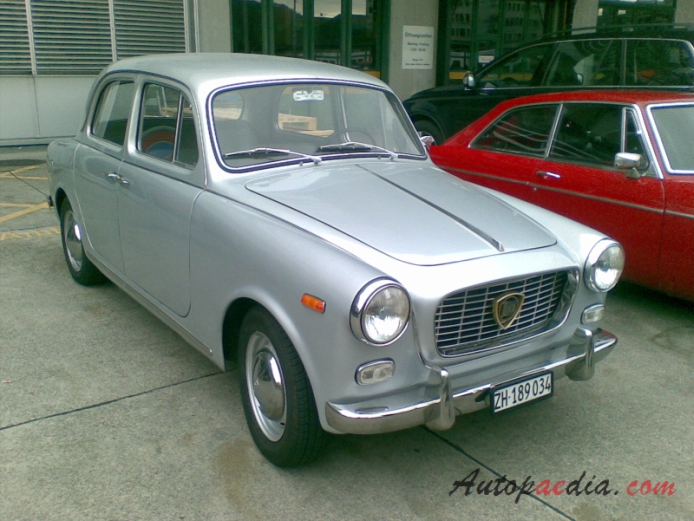 Lancia Appia 3rd series 1959-1963 (1962 sedan 4d), right front view
