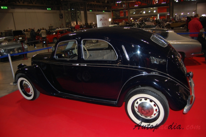 Lancia Aprilia 1937-1949 (1949 Berlina 4d), lewy bok