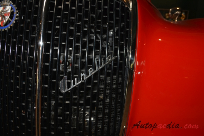 Lancia Aurelia B50 Pininfarina 1950-1952 (1950 cabriolet 2d), front emblem  