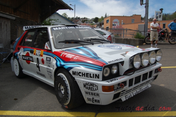 Lancia Delta 1st generation 1979-1994 (1988 HF Integrale), right front view