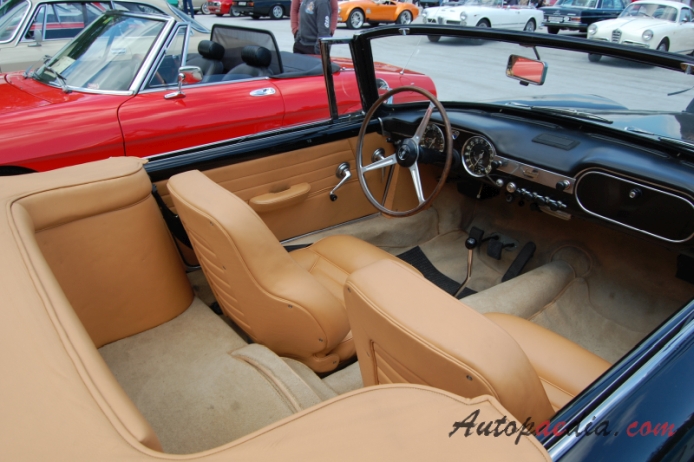 Lancia Flaminia 1957-1970 (1962 GT Touring 3C convertible 2d), wnętrze