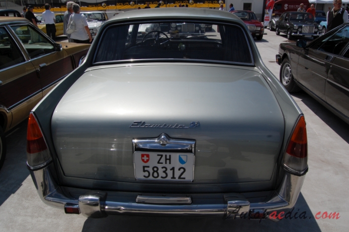 Lancia Flaminia 1957-1970 (1969 2.8L Berlina 4d), rear view