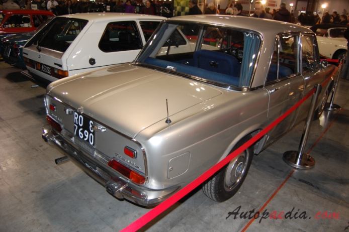 Lancia Flavia 1960-1970 (1969 2000 berlina 4d), prawy tył