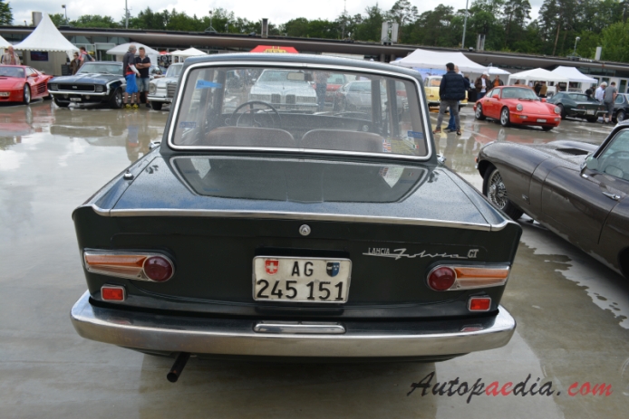 Lancia Fulvia 1963-1976 (1968 Lancia Fulvia Berlina GT 4d), rear view