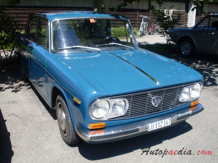 Lancia Fulvia 1963-1976 (1969-1973 Series 2 Berlina 4d), prawy przód