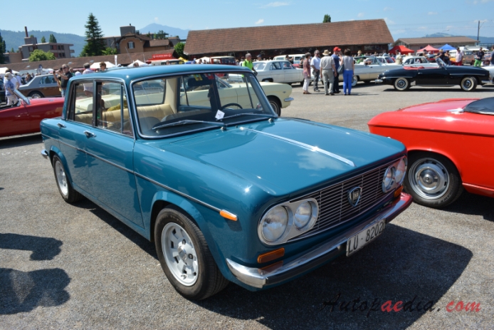 Lancia Fulvia 1963-1976 (1969-1973 Series 2 Berlina 4d), right front view