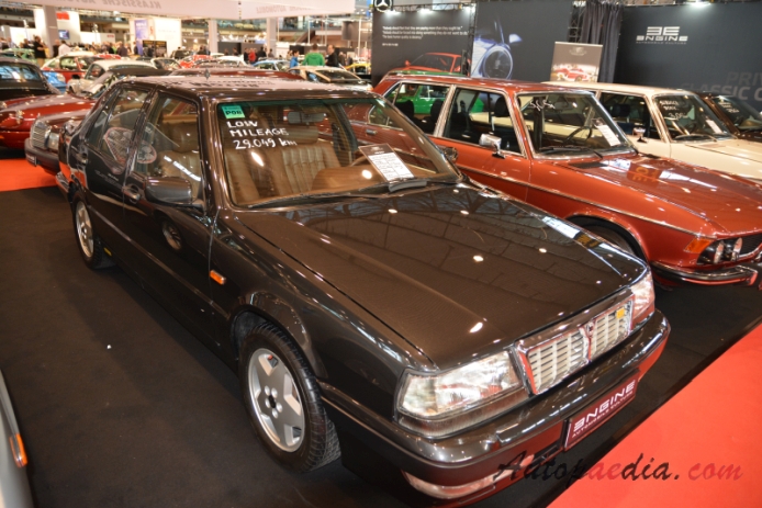Lancia Thema 1984-1994 (1988 Lancia Thema 8.32 Series II sedan 4d), prawy przód