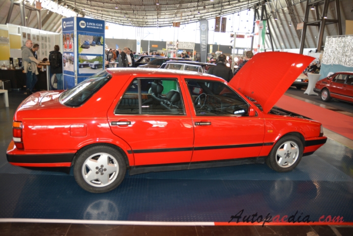 Lancia Thema 1984-1994 (1990 Lancia Thema 8.32 Limited Edition Series II sedan 4d), prawy bok